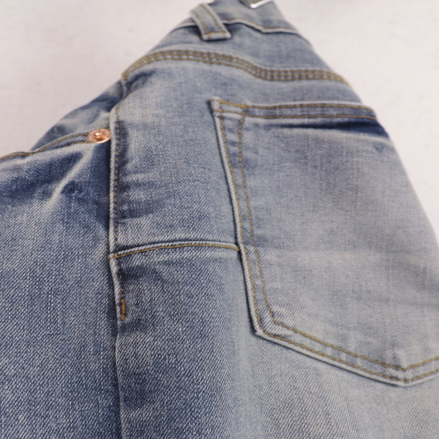 Purple Brand Light Blue Washed Jeans — detail
