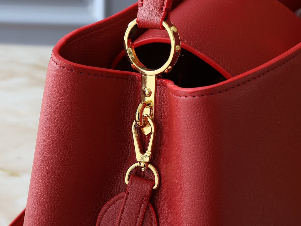 Louis Vuitton Capucines Souple Red Top-Handle Bag — detail