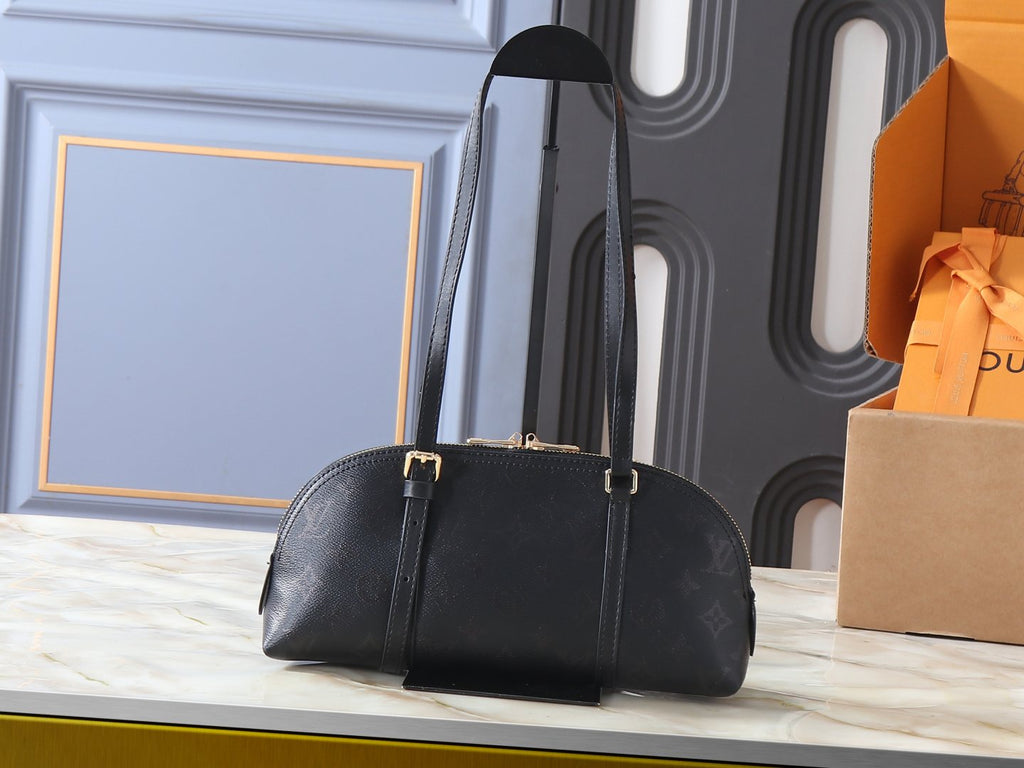 Louis Vuitton Squire East West Monogram Handbag — hero