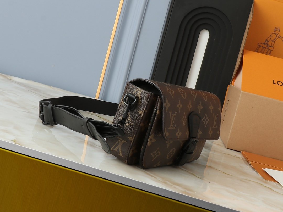 Louis Vuitton Montsouris Jm Monogram Shoulder Bag — side