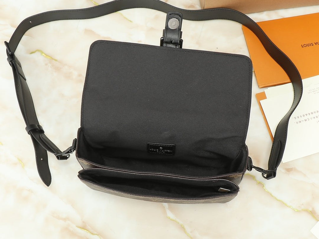 Louis Vuitton Montsouris Jm Monogram Shoulder Bag — detail