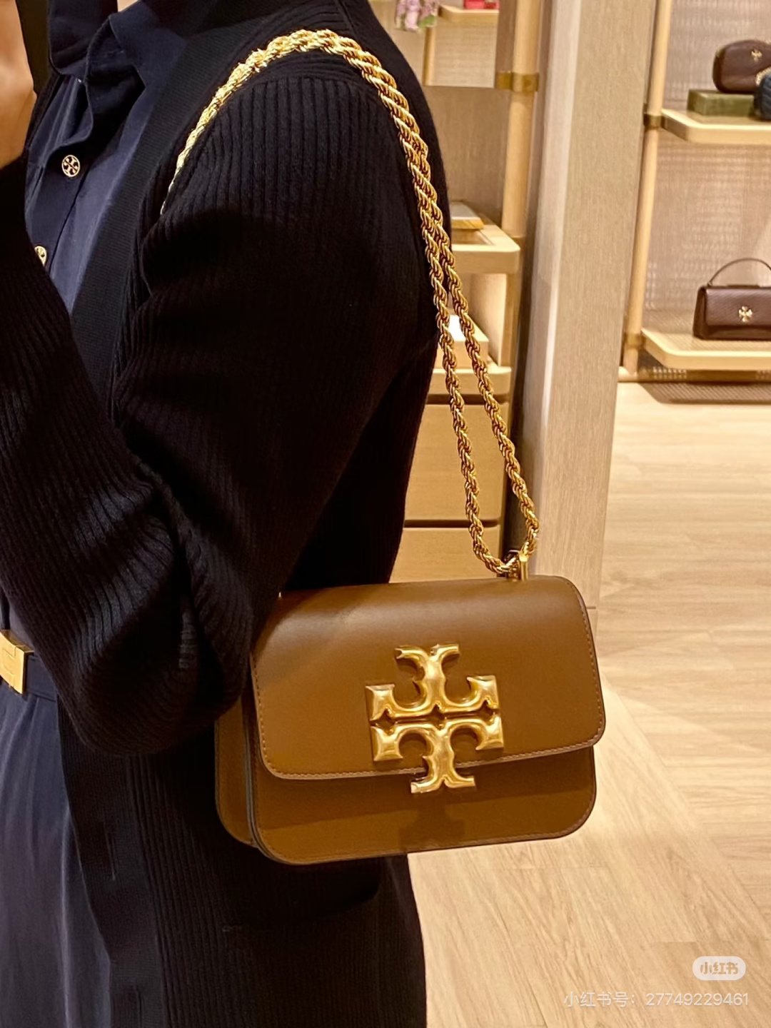 Tory Burch Eleanor Chain-Strap Flap Bag — model