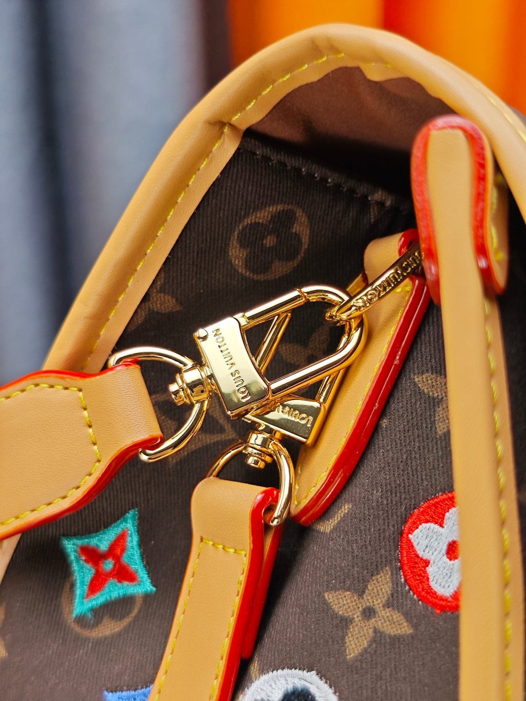 Louis Vuitton Jet Lag Monogram Messenger Bag — detail