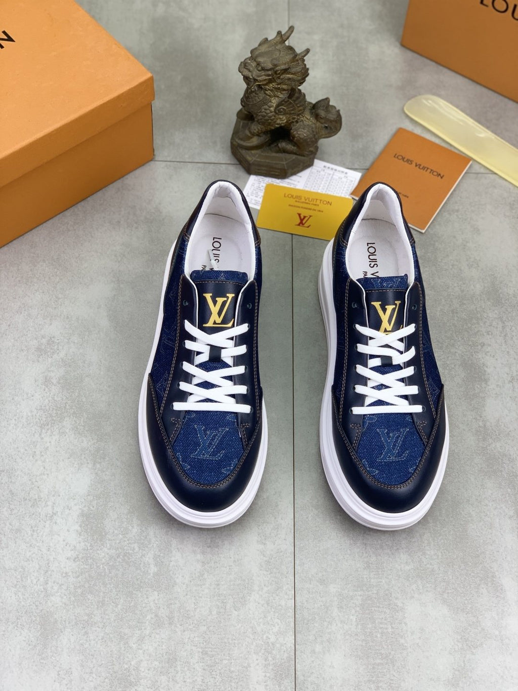 Louis Vuitton Patterned Low-Top Sneakers — front