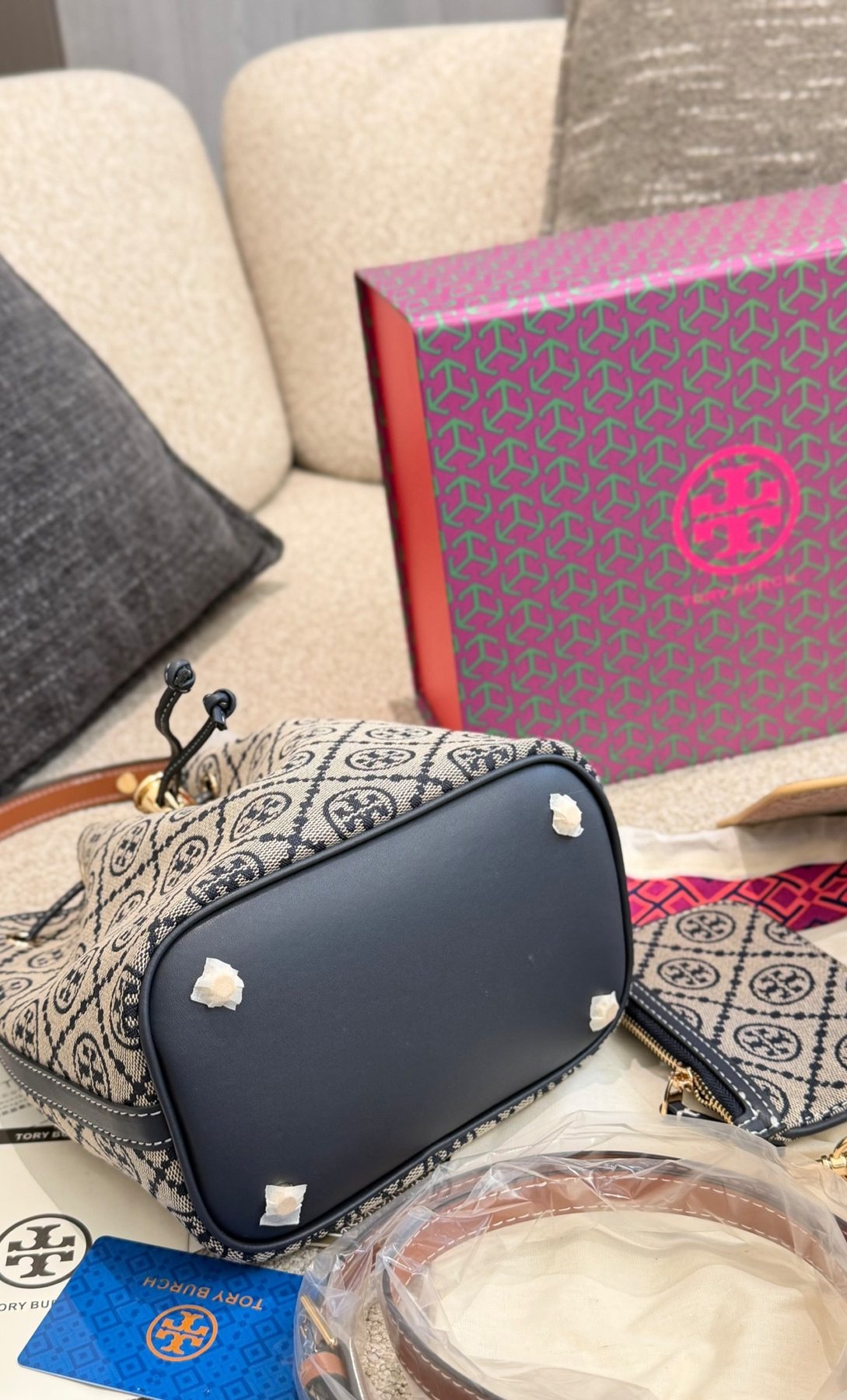 Tory Burch T Monogram Scalloped Bucket Bag — detail