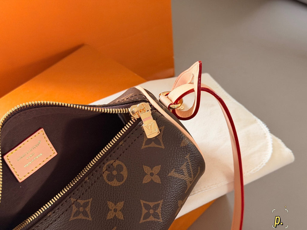 Louis Vuitton Monogram Barrel Shoulder Bag — detail