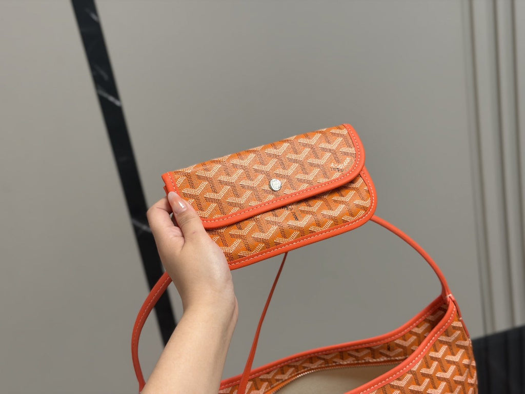 Goyard Geometric Pattern Hobo Shoulder Bag — detail