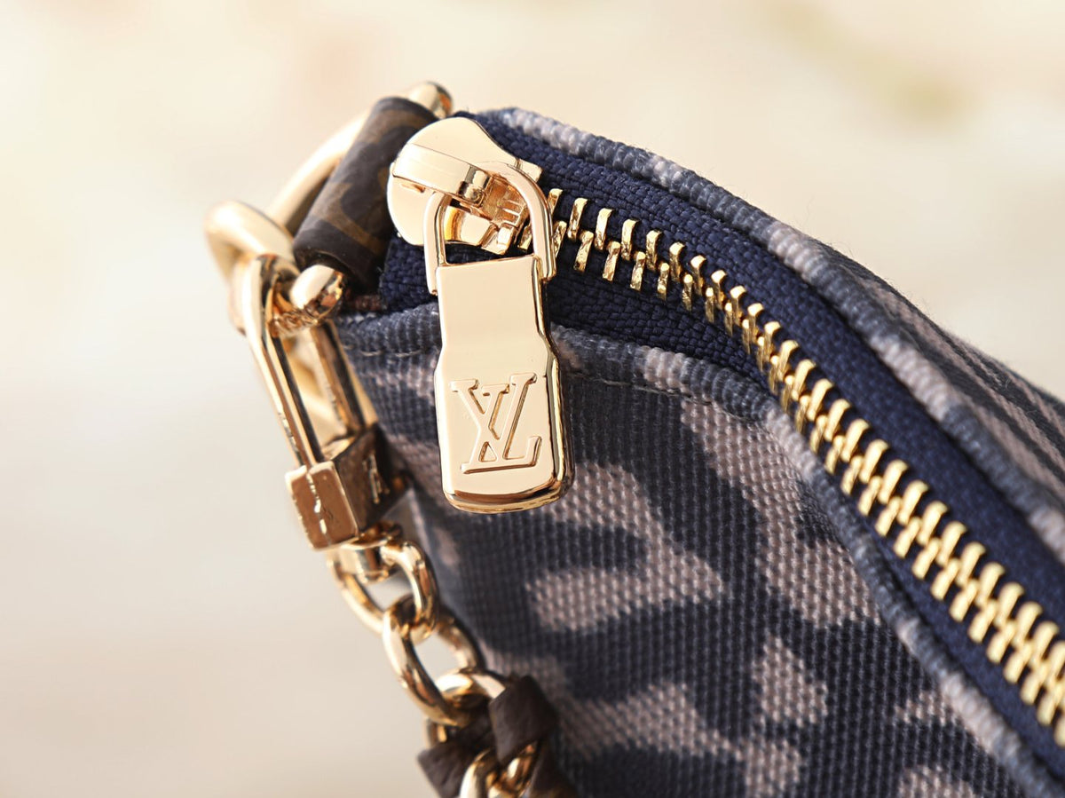 Louis Vuitton Multipass Blue-Gray Patterned Shoulder Bag — detail