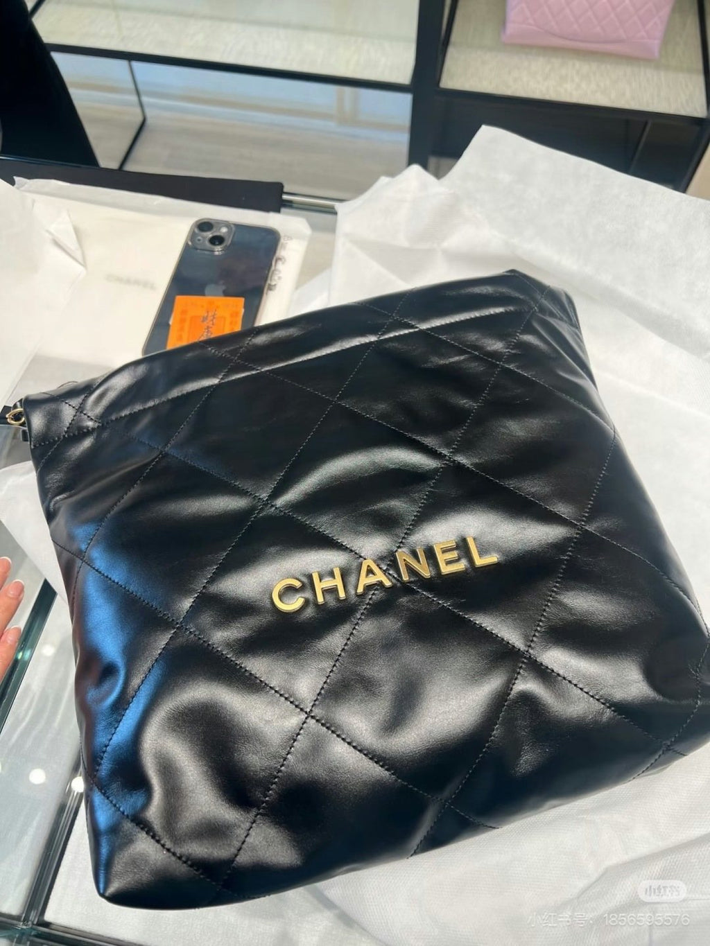 Chanel 22 Quilted Chain Shoulder Bag — detail