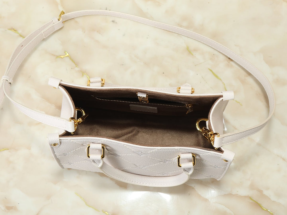 Louis Vuitton OnTheGo Monogram Tote Bag — detail