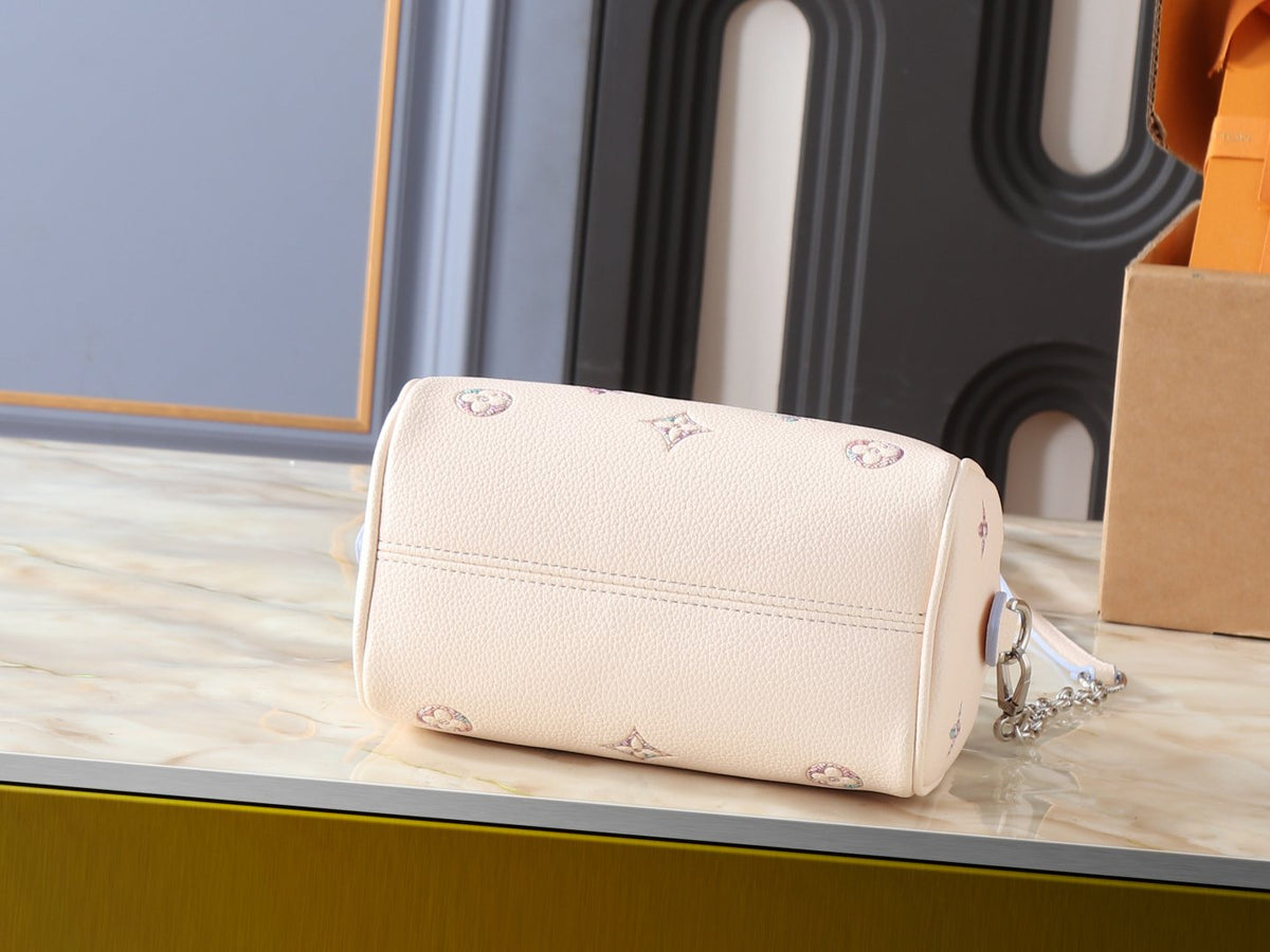 Louis Vuitton Speedy Bandoulière Zip-Top Satchel — detail