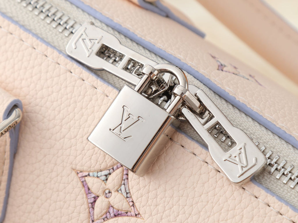 Louis Vuitton Speedy Bandoulière Zip-Top Satchel — detail