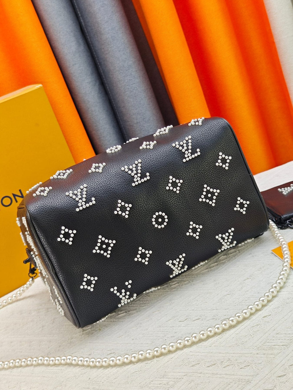 Louis Vuitton Speedy Bandoulière Pearl-Motif Handbag — detail