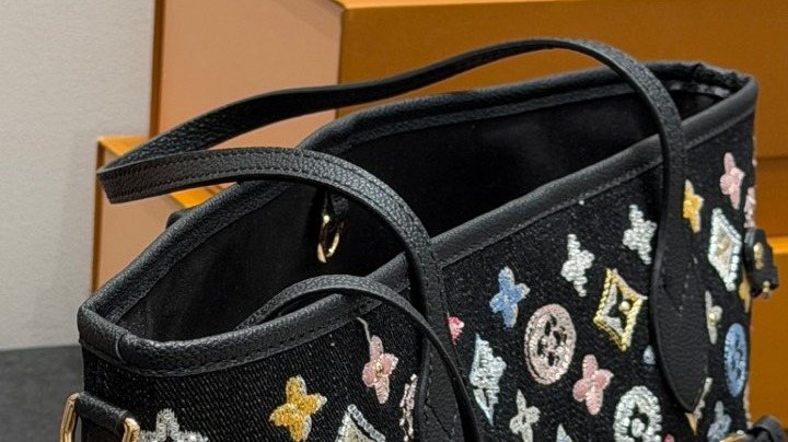 Louis Vuitton Neverfull Multicolor Monogram Tote — detail