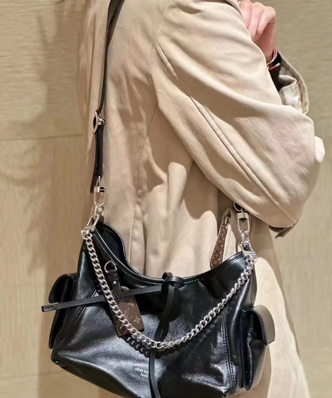 Louis Vuitton Carryall Vibe BB Black Shoulder Bag — model