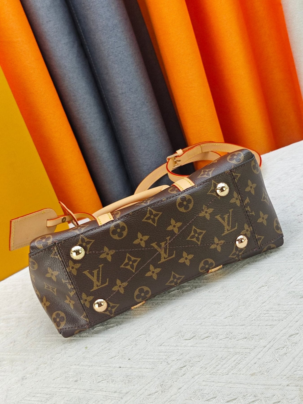 Louis Vuitton Open Handbag in Brown Monogram — detail