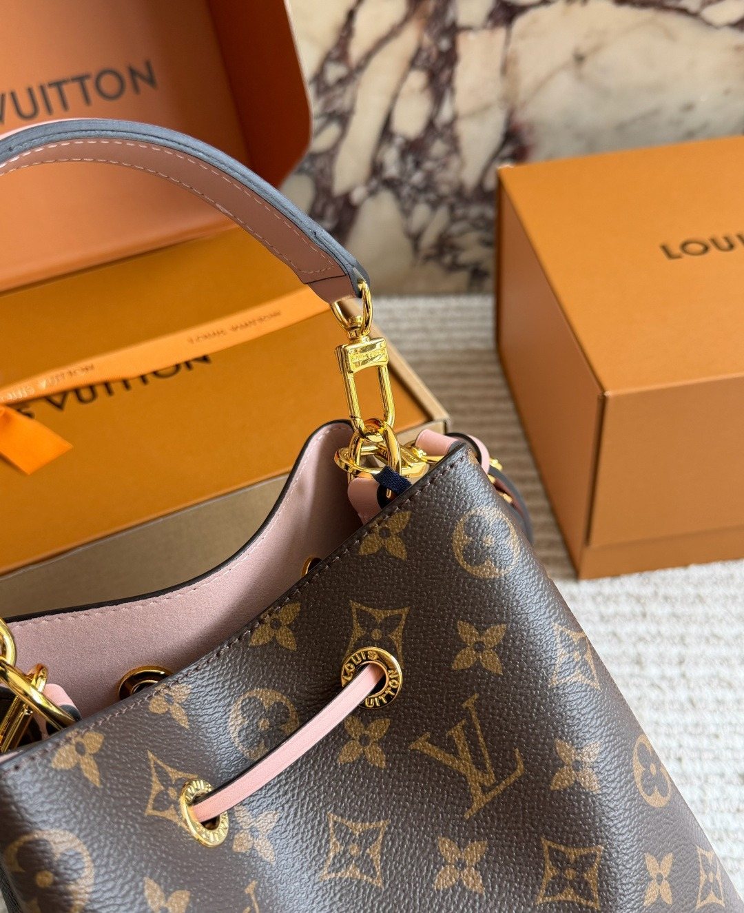 Louis Vuitton Neonoe Monogram Bucket Bag — detail
