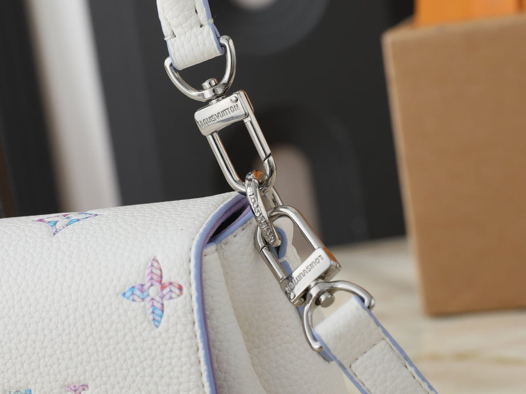 Louis Vuitton Pochette Métis Soft Crossbody Bag — detail