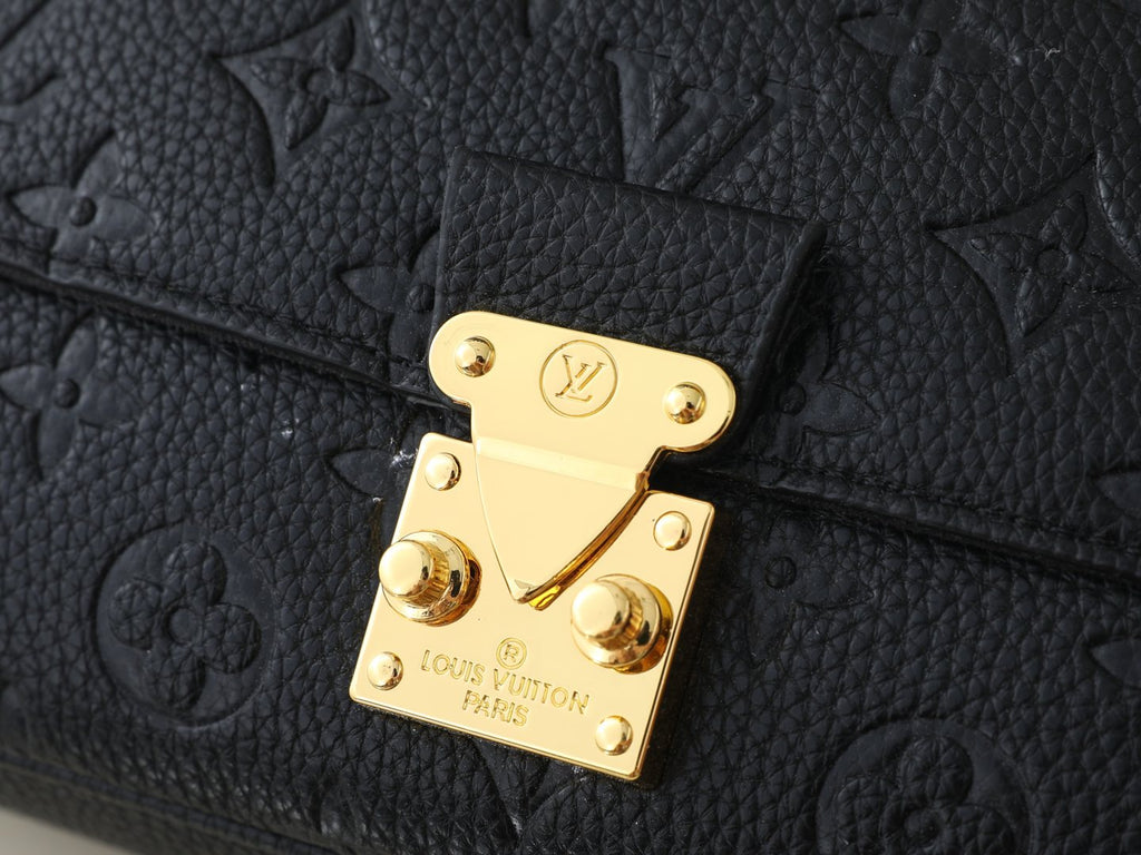 Louis Vuitton Pochette Métis Soft Crossbody Bag — detail