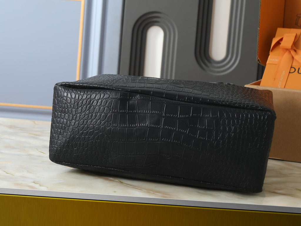 Louis Vuitton Shopper Tote Bag — detail