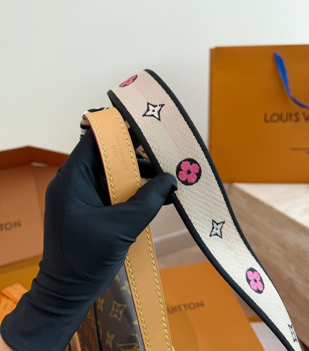 Louis Vuitton Diane Monogram Shoulder Bag — detail