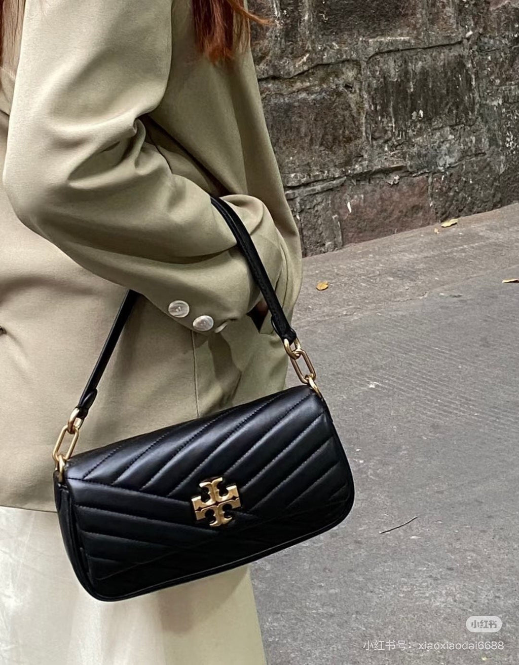 Tory Burch Kira Chevron-Quilted Baguette Bag — model