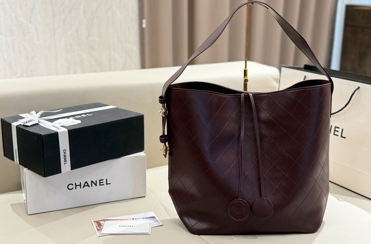 Chanel Diamond-Quilted Bucket Shoulder Bag — front